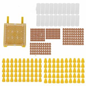 优化后的标题可以是： "Beekeeping Queen Rearing Kit with Plastic Marking Cage, Cell Cups, and Royal Jelly Cage"